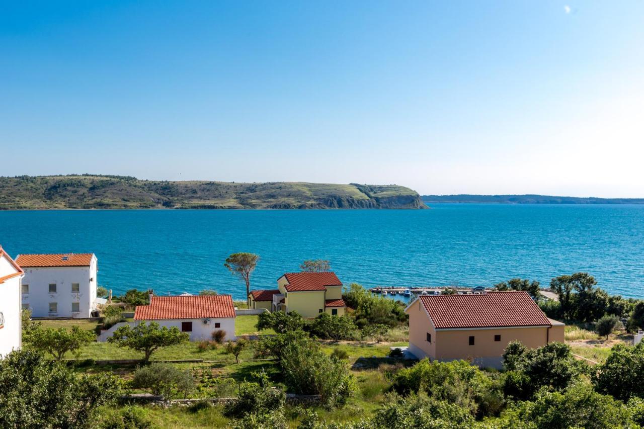 Zrno Soli Rtina Luaran gambar